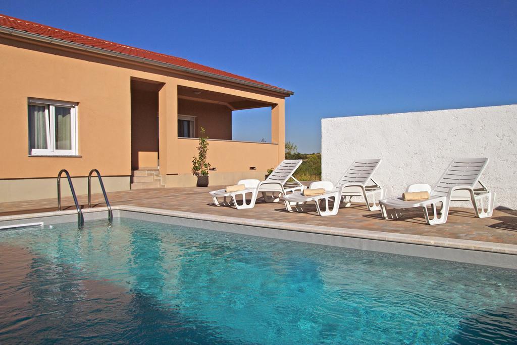 Holiday Home Luka Zadar Eksteriør billede