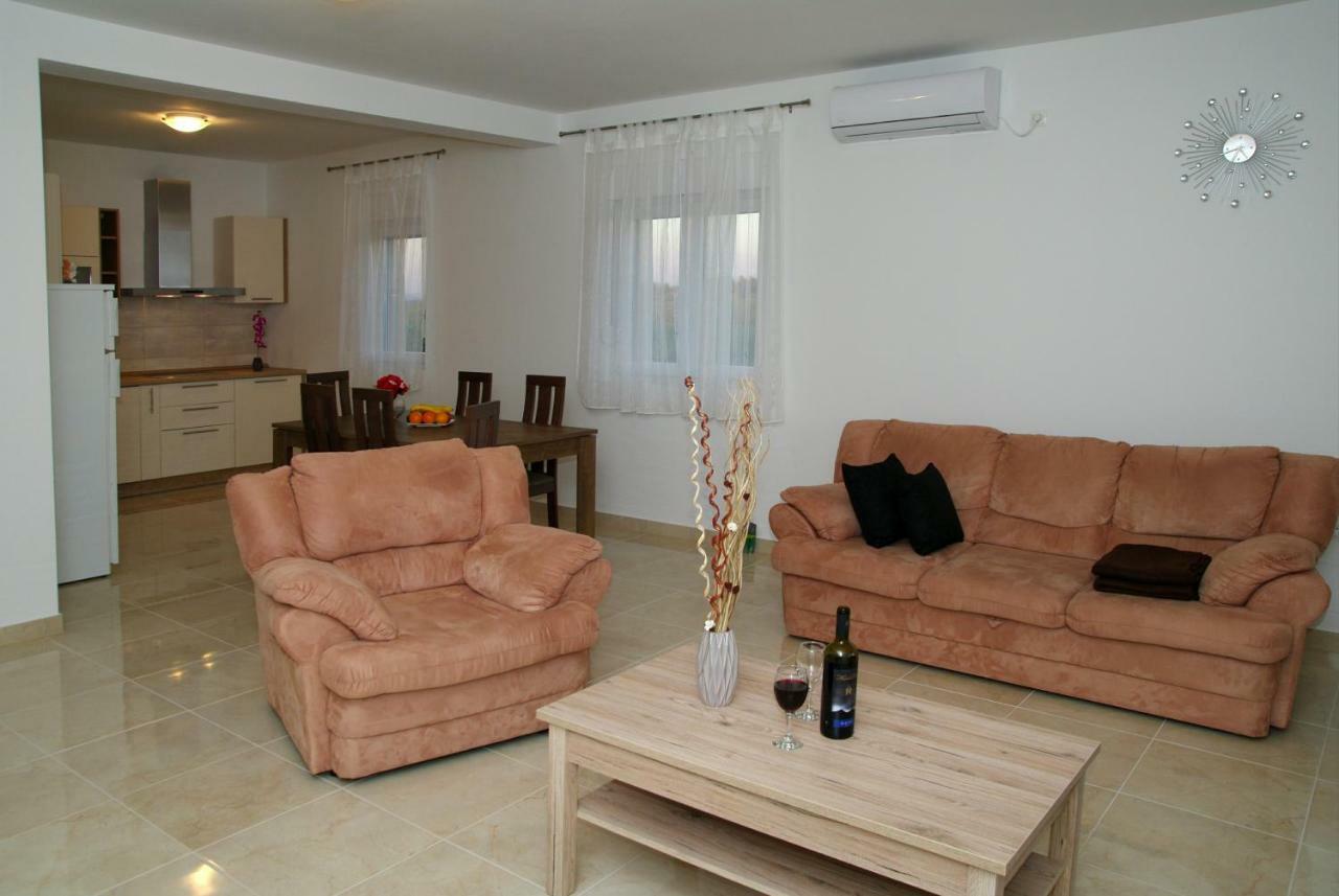 Holiday Home Luka Zadar Eksteriør billede