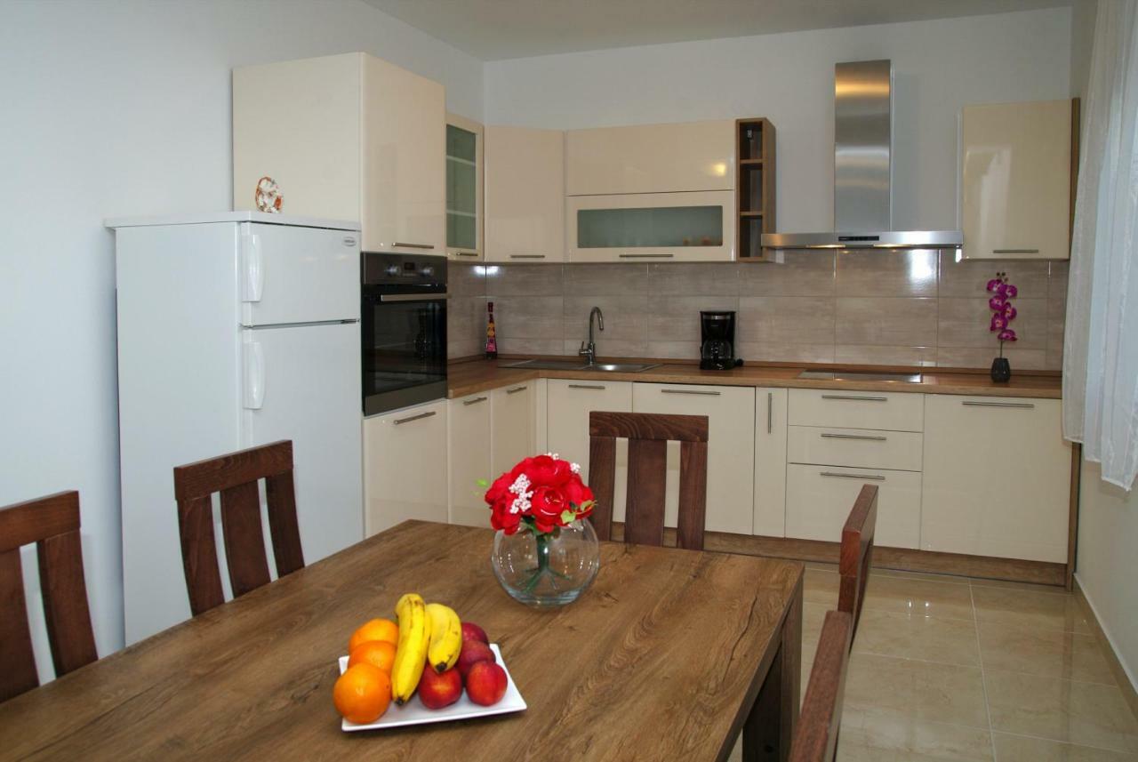 Holiday Home Luka Zadar Eksteriør billede