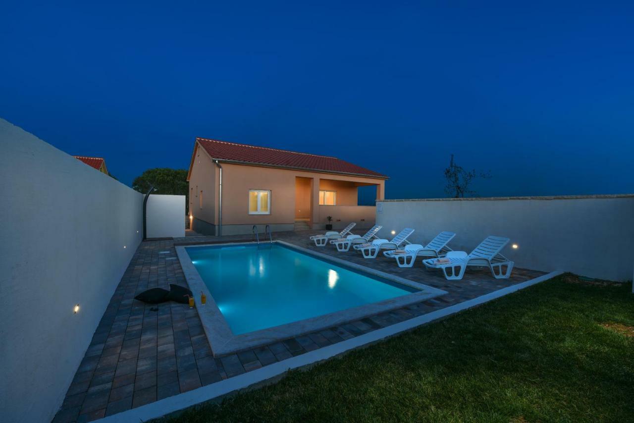 Holiday Home Luka Zadar Eksteriør billede