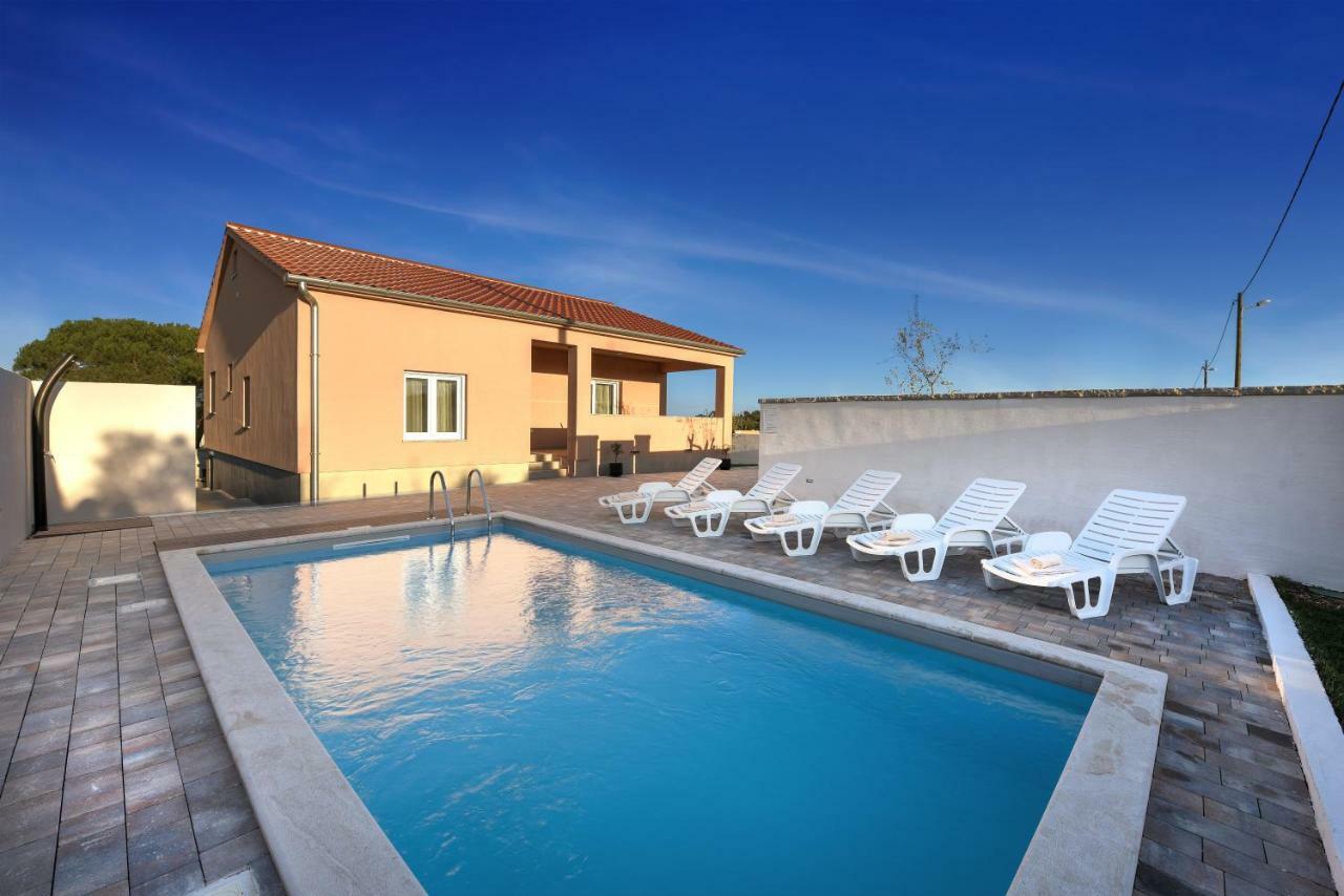 Holiday Home Luka Zadar Eksteriør billede