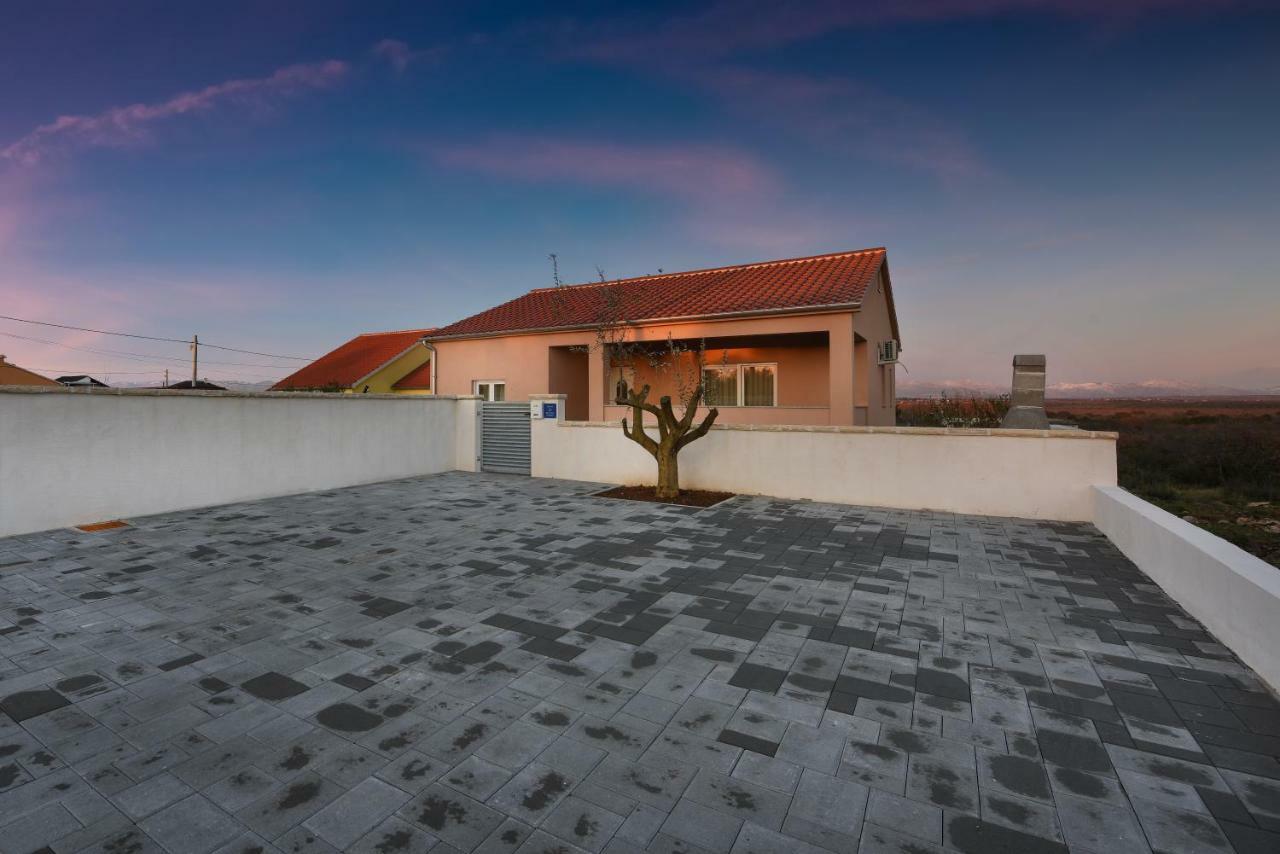 Holiday Home Luka Zadar Eksteriør billede