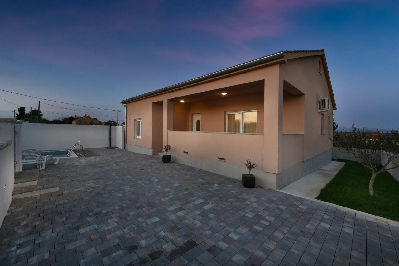 Holiday Home Luka Zadar Eksteriør billede