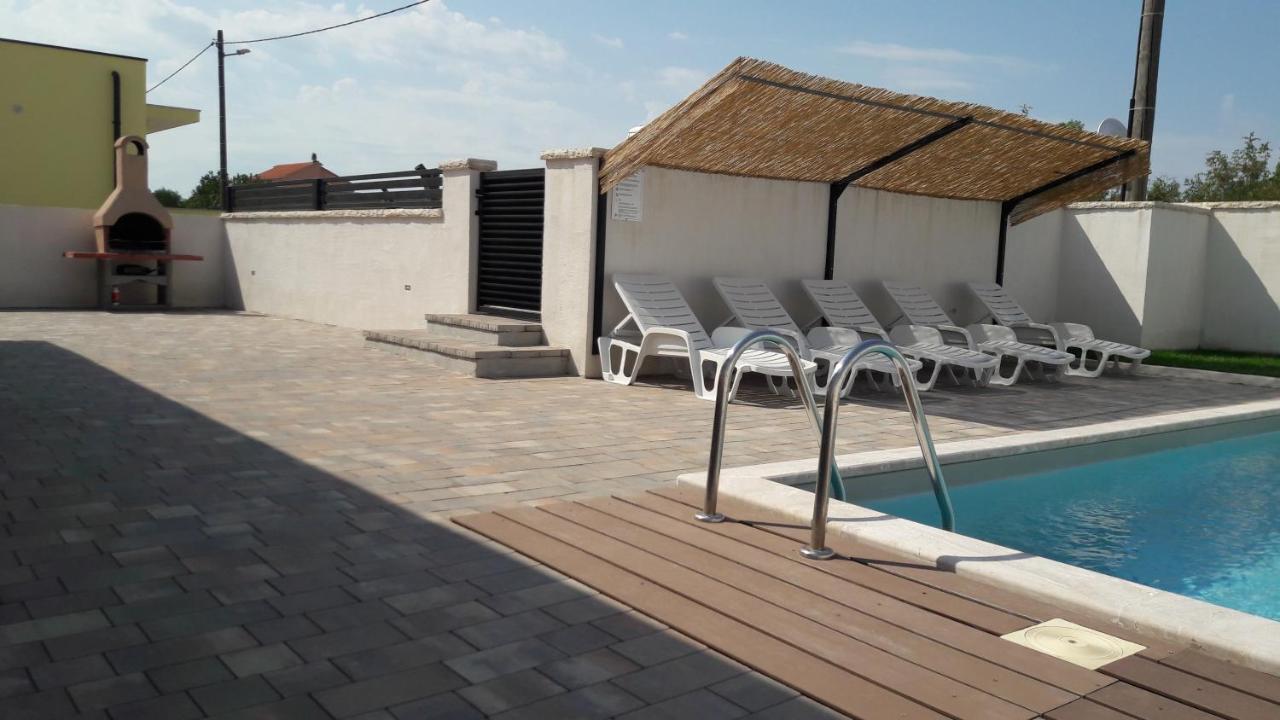 Holiday Home Luka Zadar Eksteriør billede