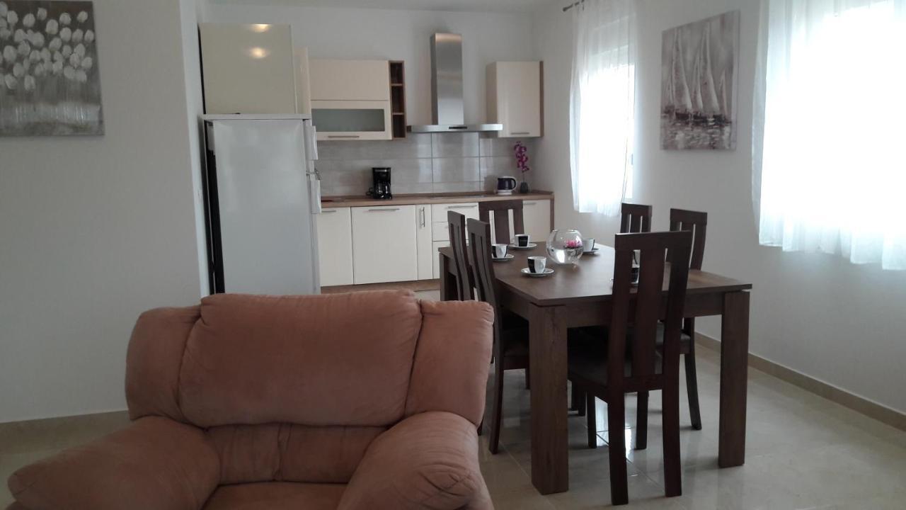 Holiday Home Luka Zadar Eksteriør billede